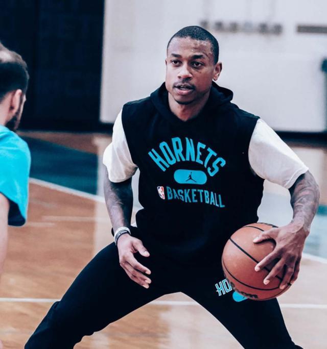 防守反击的 防守反击的